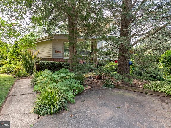 2nd image of 11407 Cam Ct