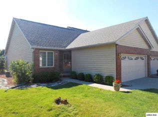 105 Oak Park Dr, Lincoln, IL 62656