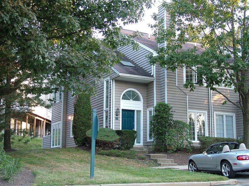 Newport Village End Unit