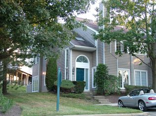 1 Cabot Dr, Wayne, PA 19087