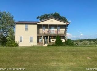 7584 N Sheridan Rd, Edmore, MI 48829