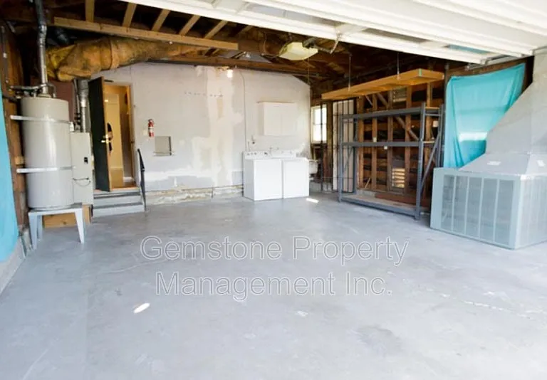 4947 63rd St — Photo 20