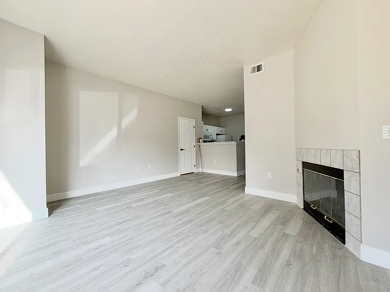 908 S Yampa St #102 — Photo 1