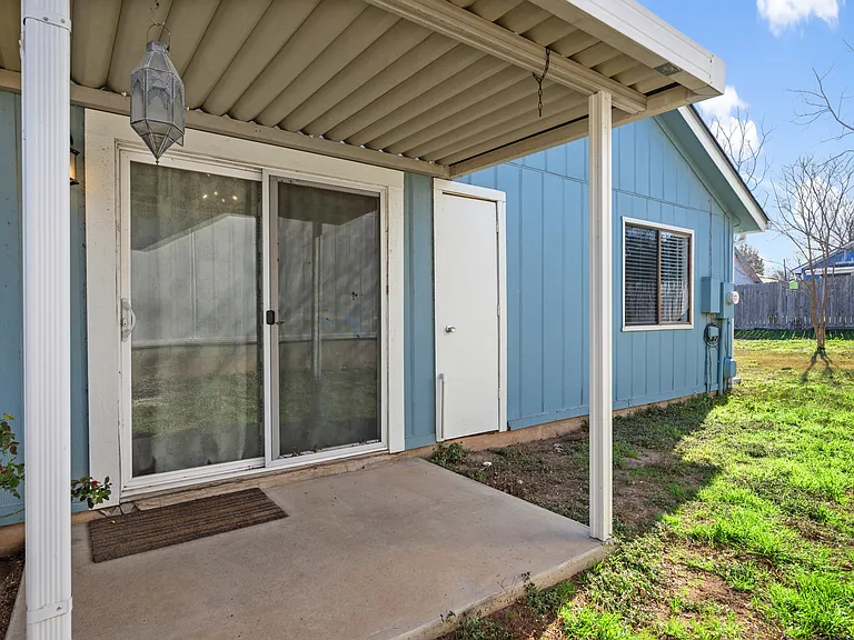 1107 Fairlawn Cv — Photo 13