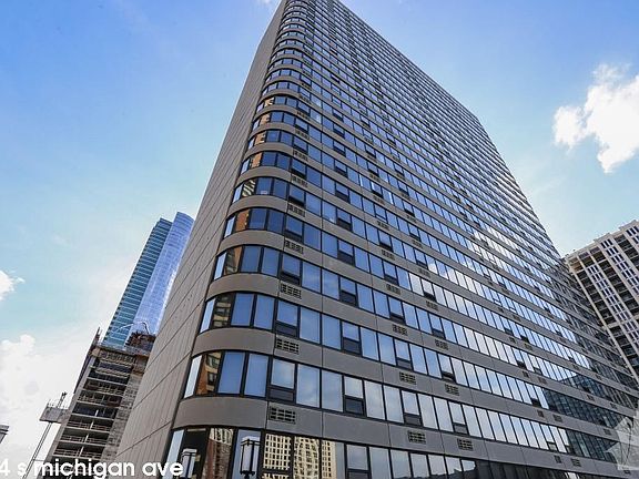 2nd image of 1204 S Michigan Ave #1111
