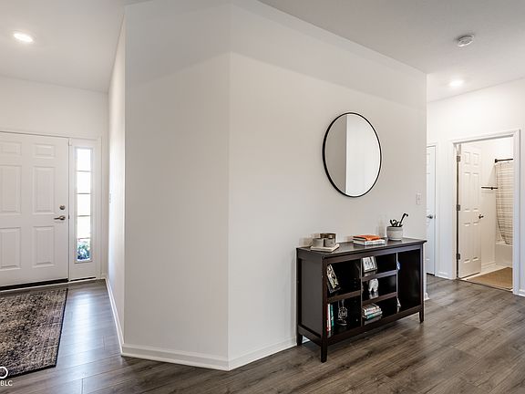 3rd image of 571 Coronado Pl