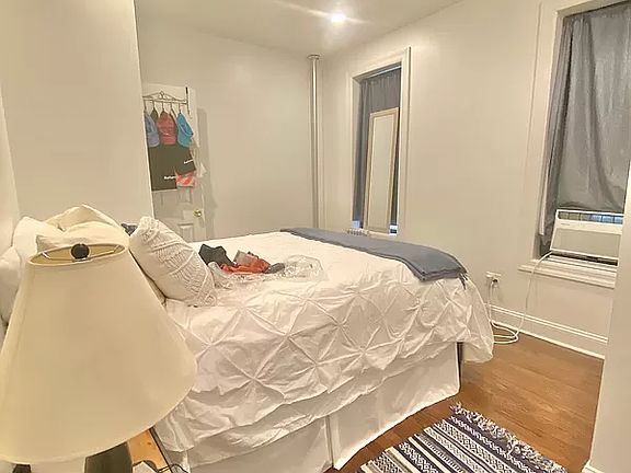 4th image of 413 E 70th St #15C