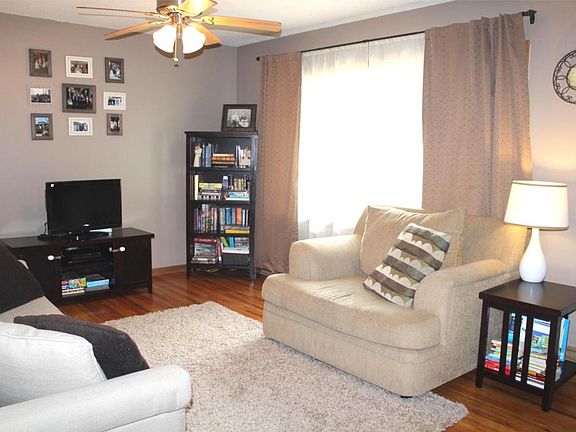 4th image of 826 Yuma Ave