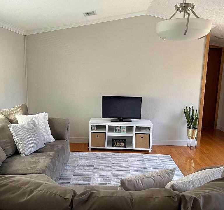 1st image of 17010 Meridian Blvd