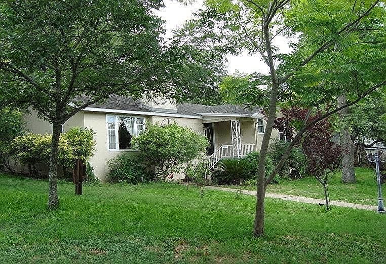 1st image of 1401 Alta Vista Ave