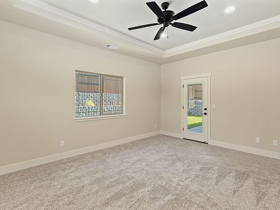 3rd image of 2523 Overland Dr