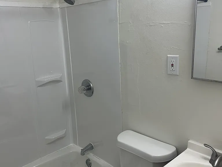 130 Laura Ave #4 — Photo 3