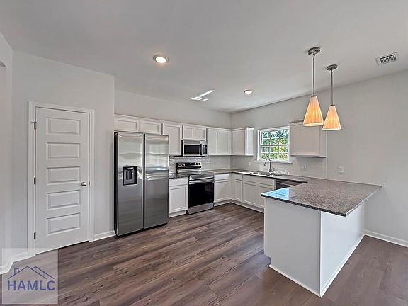 4th image of 729 Deer Meadow Way