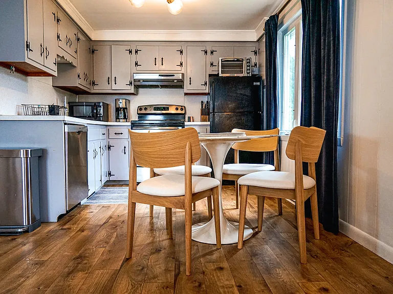 142 Renfrew Ave — Photo 12