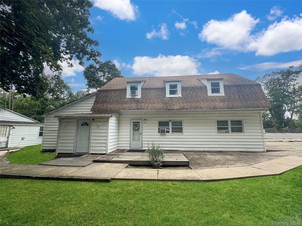 174 Mills Pond Rd #2D