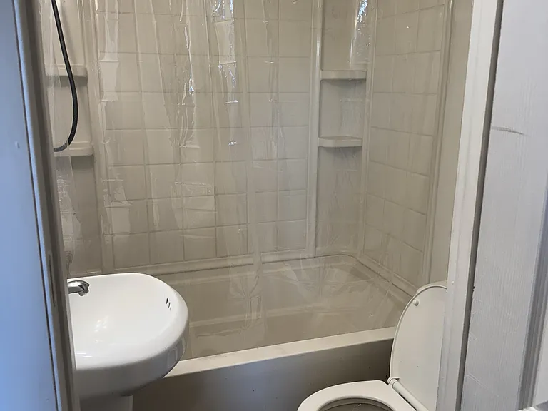 3803 Glenwood Ave #8 — Photo 2
