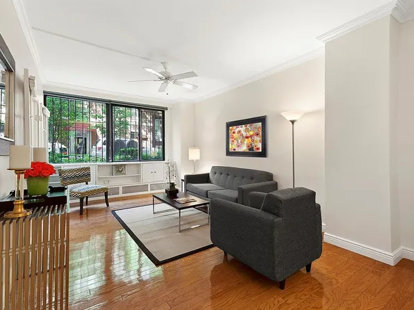 16 W 16th St #1, New York, NY 10011