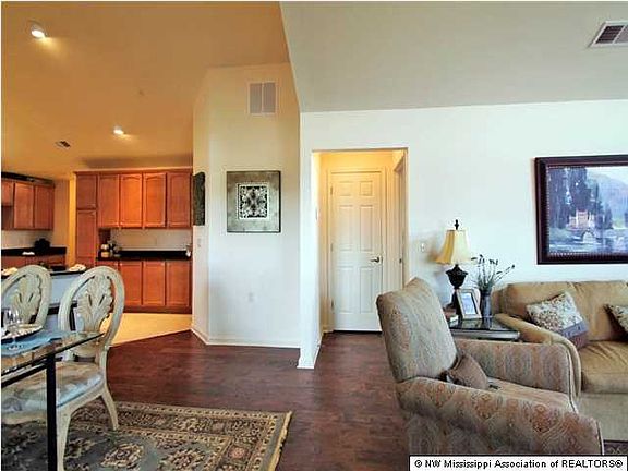 3rd image of 8655 Parkview Oaks Cir #106