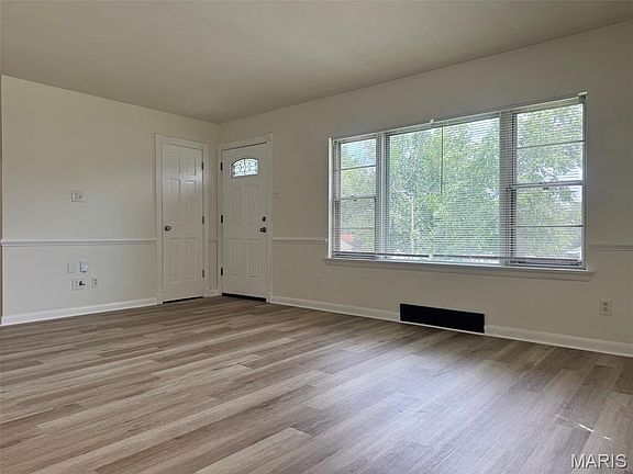 4th image of 2516 Center Ave