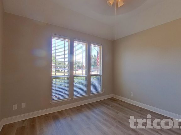 4th image of 1301 Hearthstone Dr