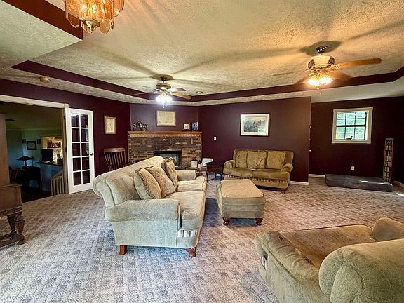 3rd image of 373 Clarence Barham Rd