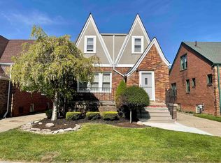 24835 Wyland St, Center Line, MI 48015