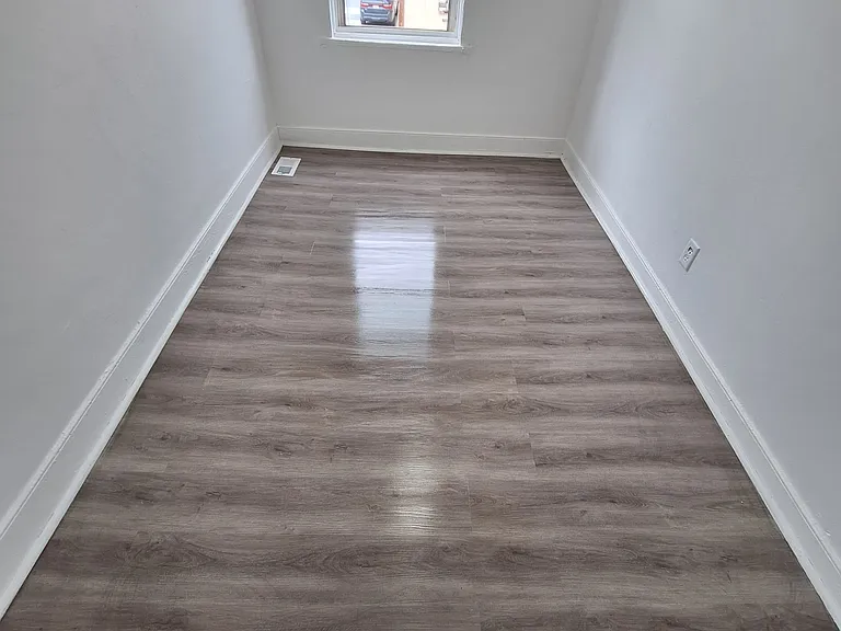 210 Walnut St — Photo 8