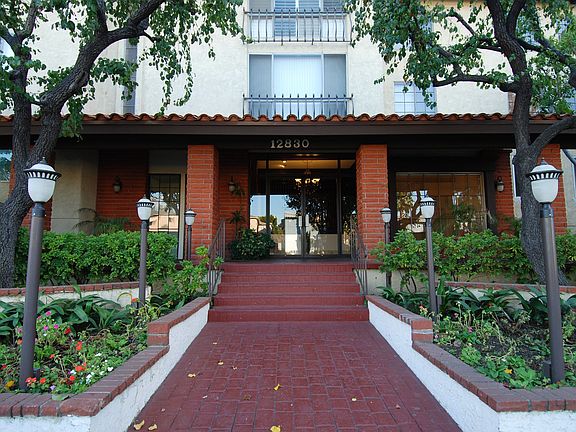 4th image of 12830 Burbank Blvd Unit 309