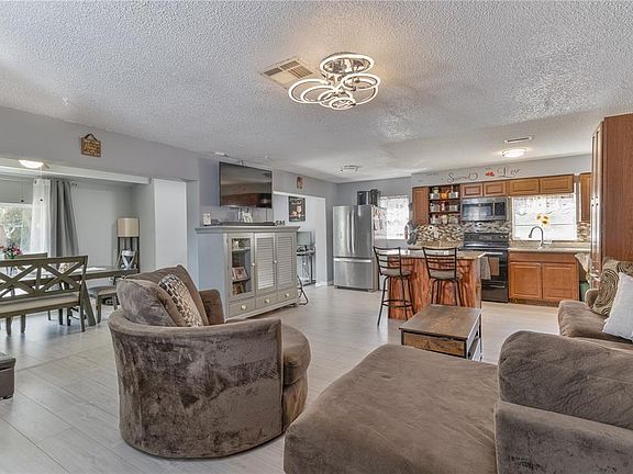 3rd image of 3112 Oranole Rd