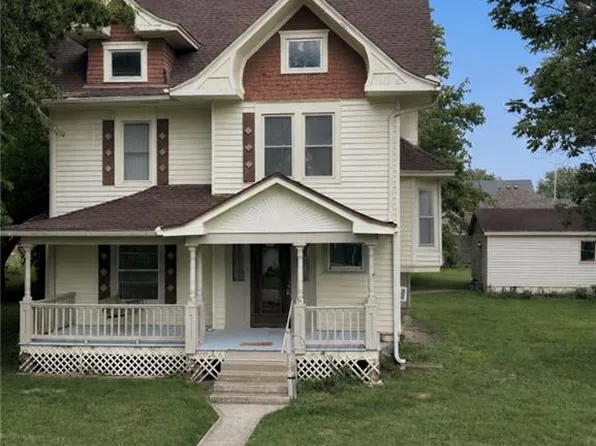 602 W Walnut St, Grain Valley, MO 64029