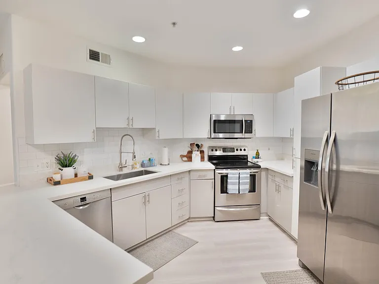 1501 Front St #329 — Photo 4