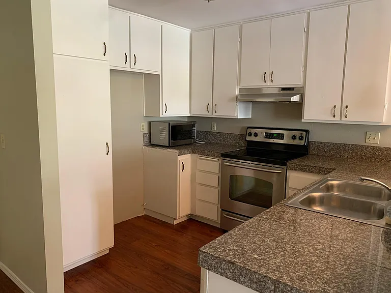 7804 Camino Tranquilo — Photo 3