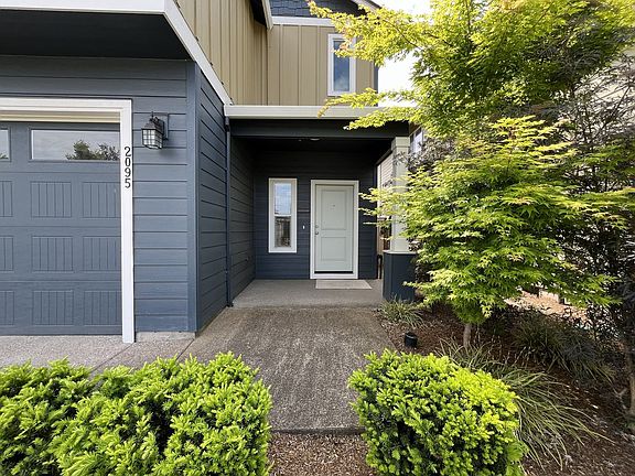 5th image of 2095 S Heather St
