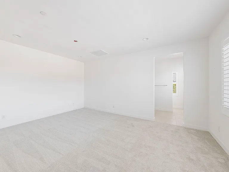 35923 Hinksey St — Photo 17
