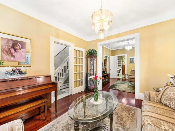 415a 57th Street image 3 of 37