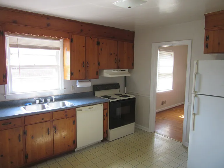 5242 Morwanda St NW — Photo 8