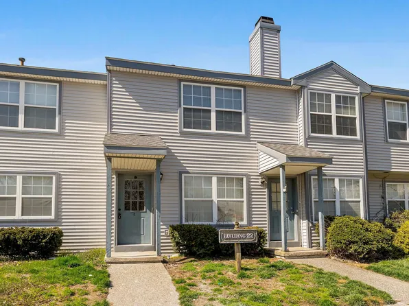 22 Oyster Bay Rd APT E, Absecon, NJ 08201