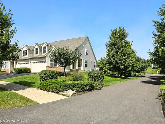 4th image of 1884 Glenwood Cir #B