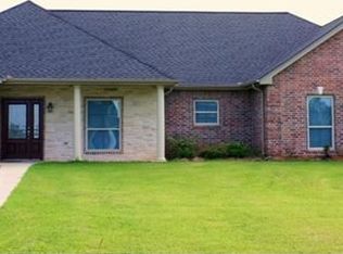 3900 Plantation Dr, Orange, TX 77630