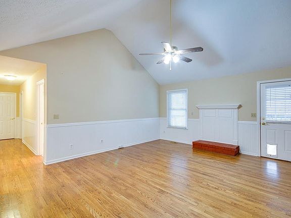 3rd image of 123 Pennsauken Ct