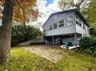 49 Hiawatha Dr, Thompson, CT 06277