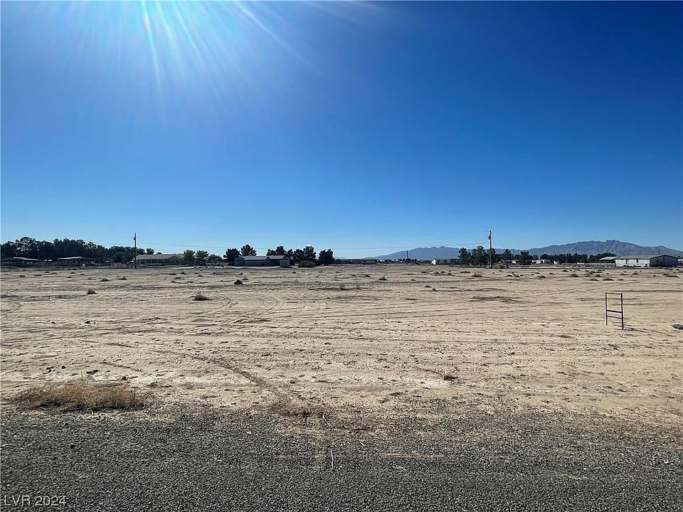 1st image of 421 W Patricia Ave