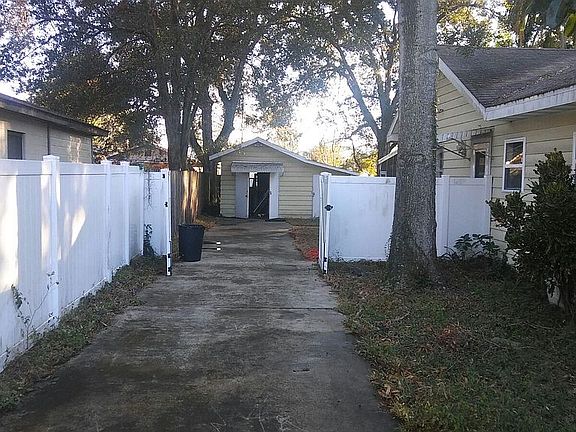 2nd image of 905 E Hanna Ave