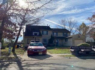 1 Hyacinth Ln, Sicklerville, NJ 08081