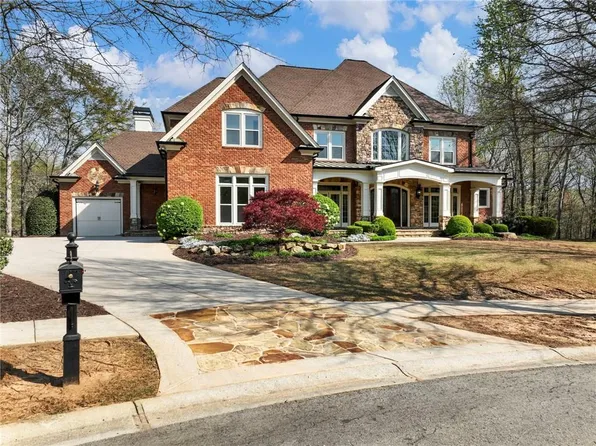 2279 Weeping Oak Dr, Braselton, GA 30517