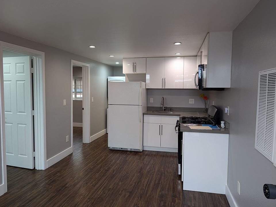 1st image of 151A Roosevelt Ave #A