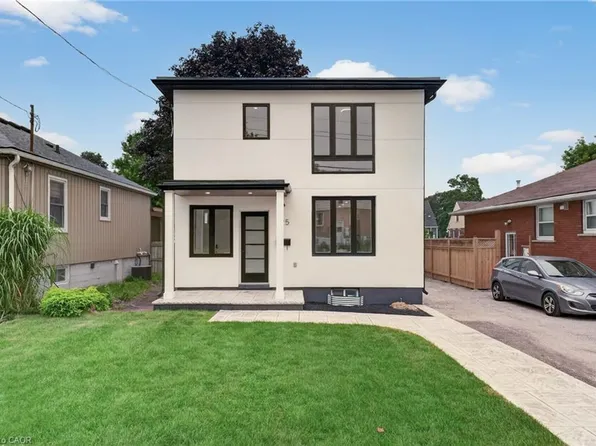 325 Queensdale Ave E, Hamilton, ON L9A 1L5