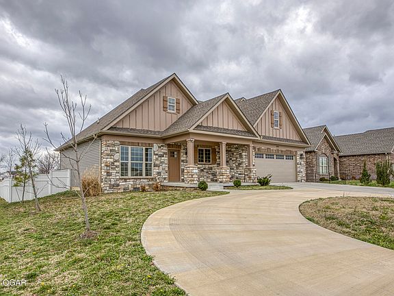 2nd image of 2224 W 26th St