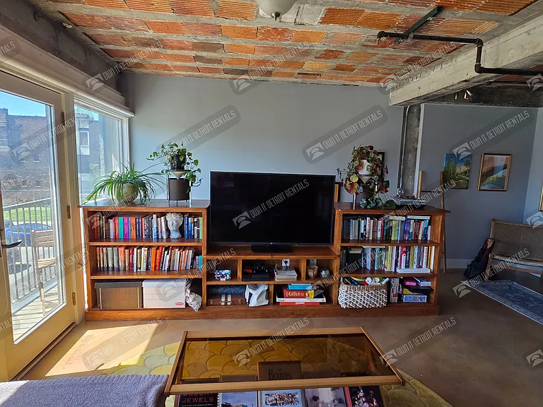 2915 John R St — Photo 5