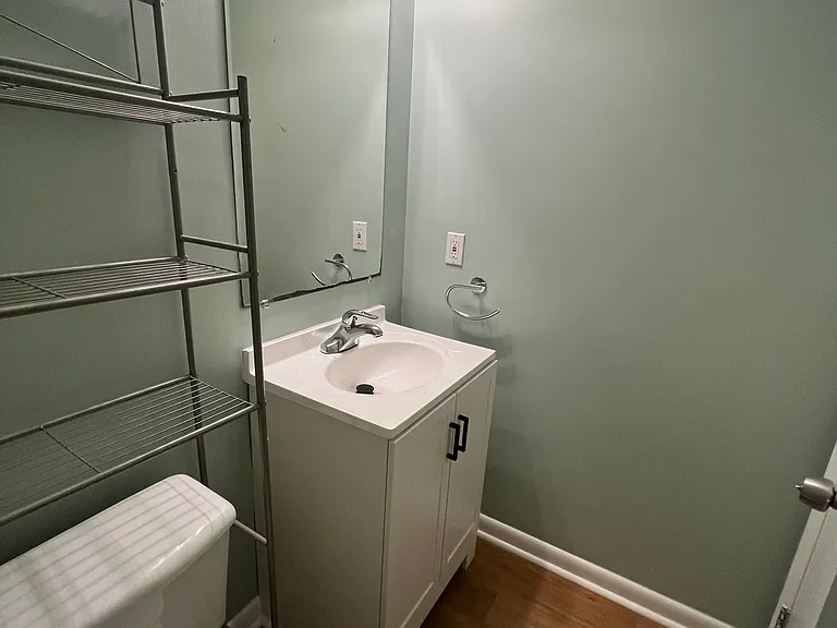 Delaney St — Photo 30